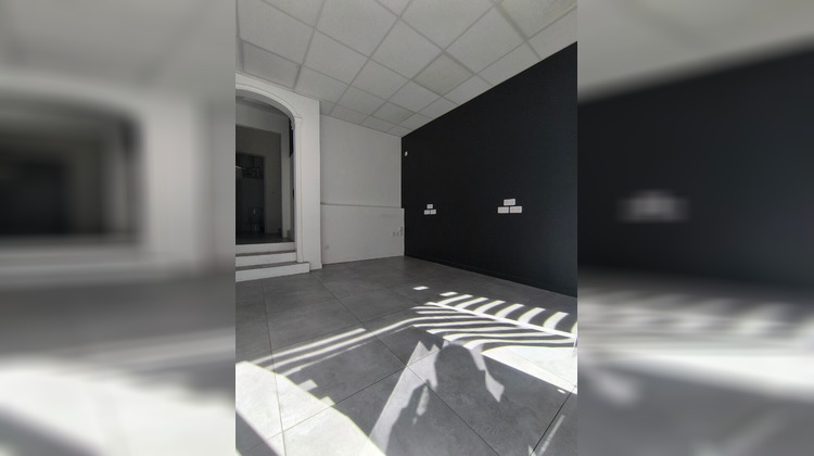 Ma-Cabane - Location Local commercial VALLAURIS, 18 m²