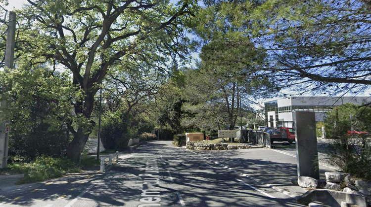 Ma-Cabane - Location Local commercial Vallauris, 2600 m²