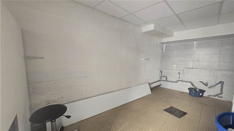 Ma-Cabane - Location Local commercial VALREAS, 57 m²