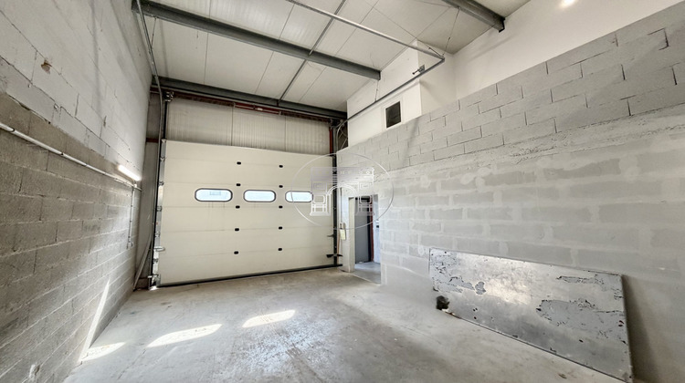 Ma-Cabane - Location Local commercial Varennes-Jarcy, 203 m²