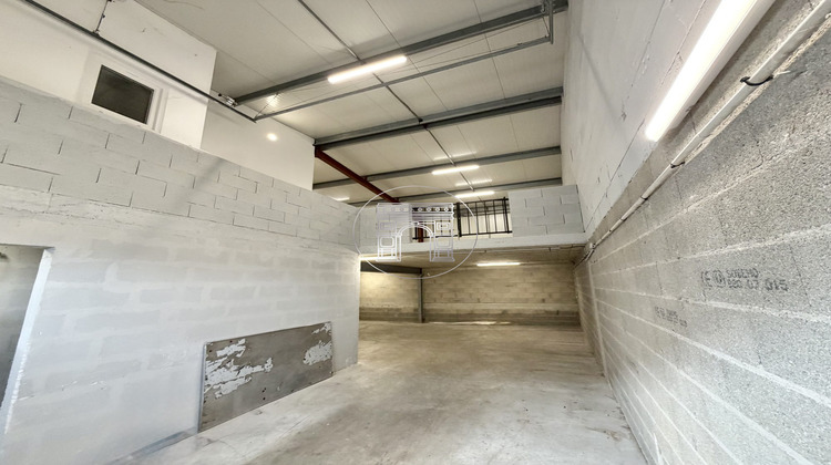 Ma-Cabane - Location Local commercial Varennes-Jarcy, 203 m²