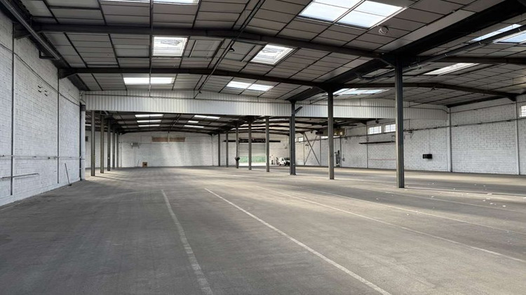 Ma-Cabane - Location Local commercial Vaulx-en-Velin, 3360 m²