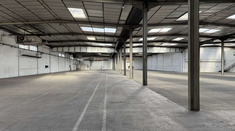 Ma-Cabane - Location Local commercial Vaulx-en-Velin, 3360 m²
