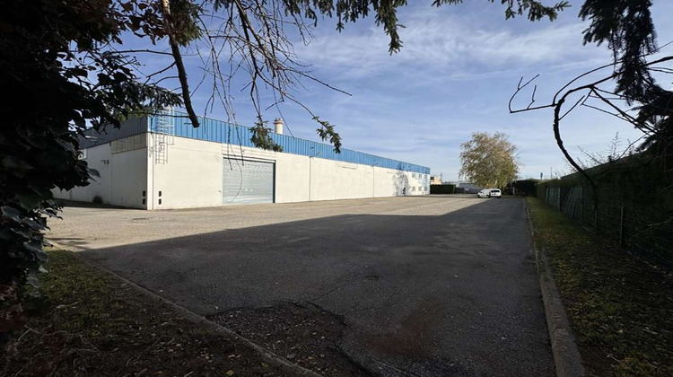 Ma-Cabane - Location Local commercial Vaulx-en-Velin, 3360 m²