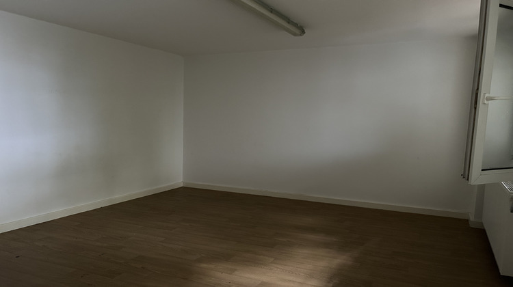 Ma-Cabane - Location Local commercial Vaulx-en-Velin, 102 m²