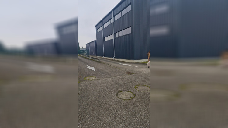 Ma-Cabane - Location Local commercial VAULX MILIEU, 155 m²