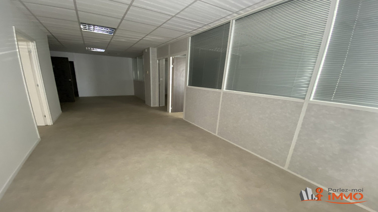 Ma-Cabane - Location Local commercial Vaulx-Milieu, 95 m²