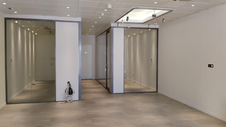 Ma-Cabane - Location Local commercial Vauvert, 102 m²