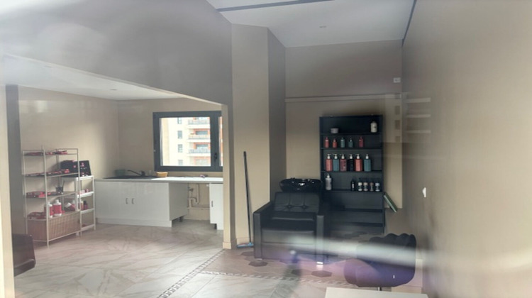 Ma-Cabane - Location Local commercial VEAUCHE, 60 m²
