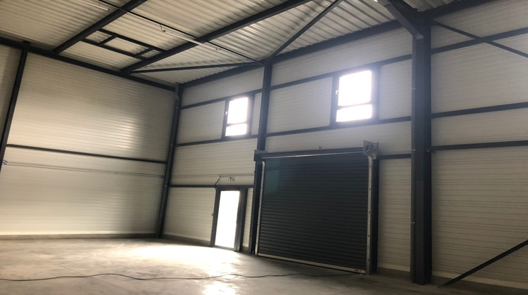 Ma-Cabane - Location Local commercial Vedène, 104 m²