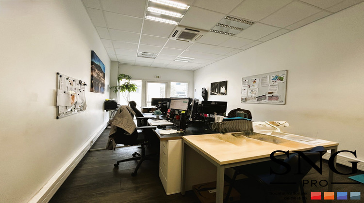 Ma-Cabane - Location Local commercial Velaux, 495 m²