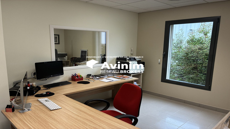 Ma-Cabane - Location Local commercial Velaux, 600 m²