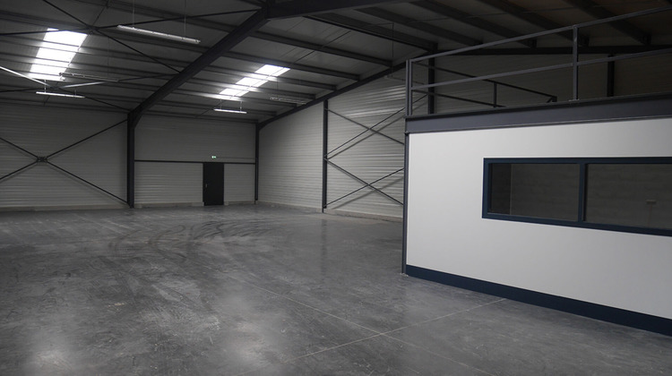 Ma-Cabane - Location Local commercial VENANSAULT, 330 m²
