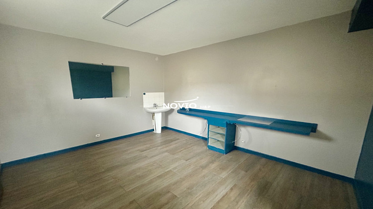 Ma-Cabane - Location Local commercial VENDEUVRE DU POITOU, 80 m²