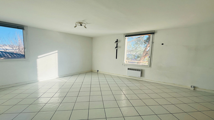 Ma-Cabane - Location Local commercial VENELLES, 55 m²