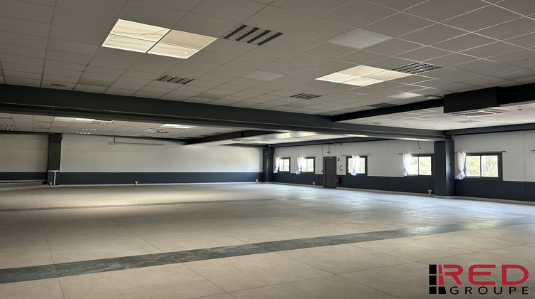 Ma-Cabane - Location Local commercial Venelles, 704 m²