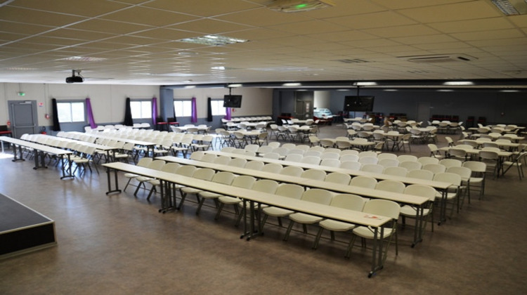Ma-Cabane - Location Local commercial VENELLES, 700 m²