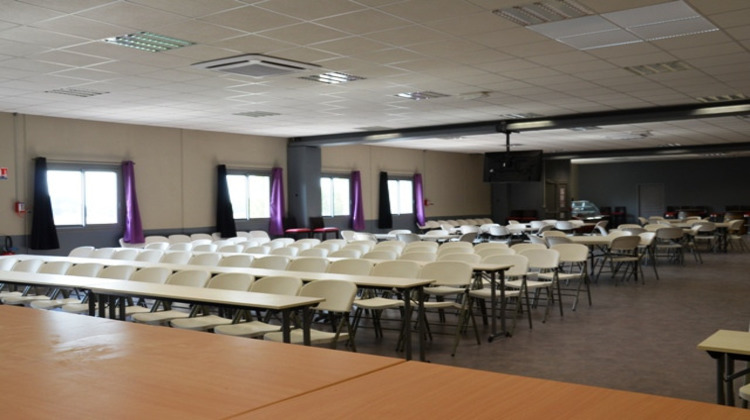 Ma-Cabane - Location Local commercial VENELLES, 700 m²