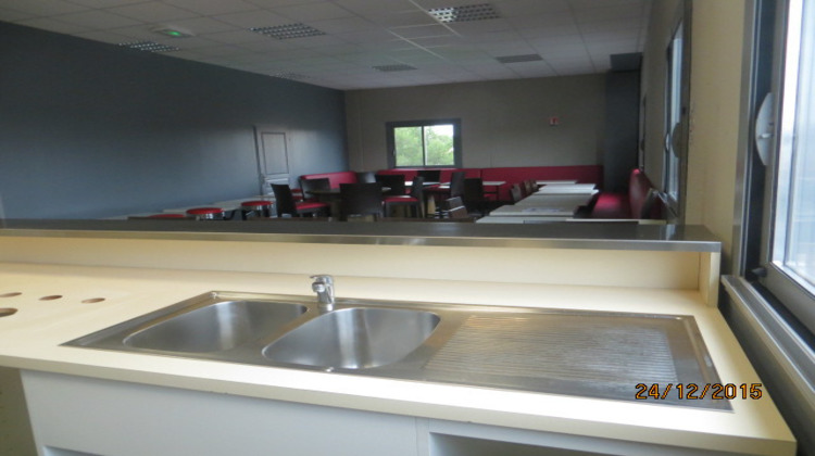 Ma-Cabane - Location Local commercial VENELLES, 700 m²