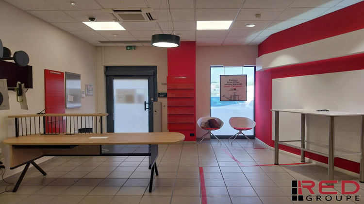 Ma-Cabane - Location Local commercial Venelles, 101 m²