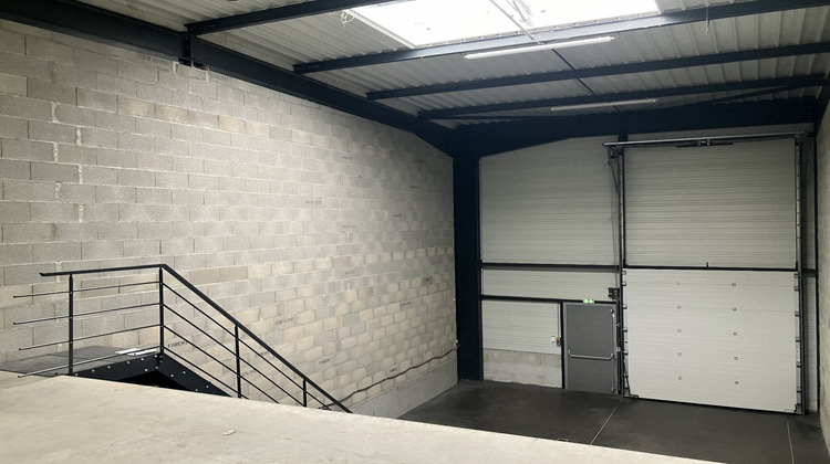 Ma-Cabane - Location Local commercial VENISSIEUX, 151 m²