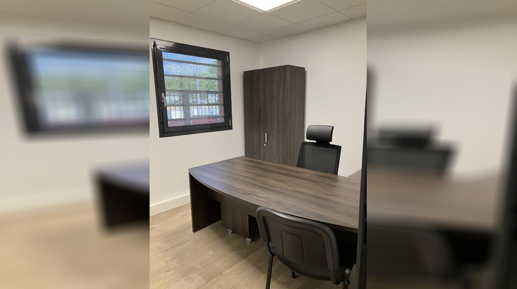 Ma-Cabane - Location Local commercial VENISSIEUX, 85 m²