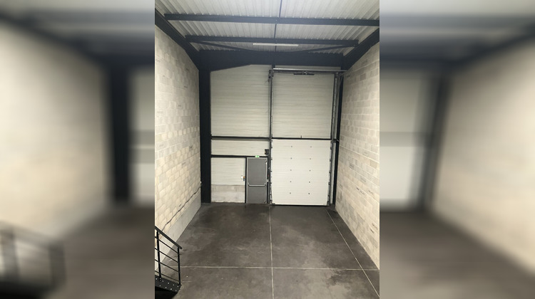 Ma-Cabane - Location Local commercial VENISSIEUX, 151 m²