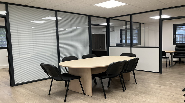 Ma-Cabane - Location Local commercial VENISSIEUX, 16 m²