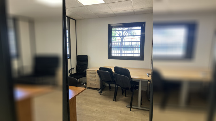 Ma-Cabane - Location Local commercial VENISSIEUX, 8 m²