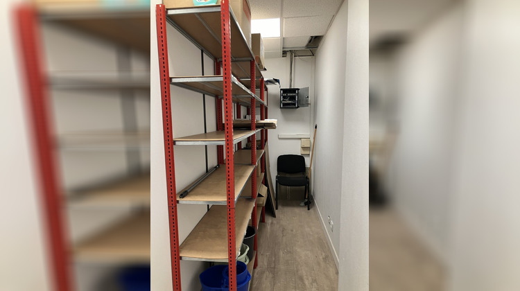 Ma-Cabane - Location Local commercial VENISSIEUX, 8 m²