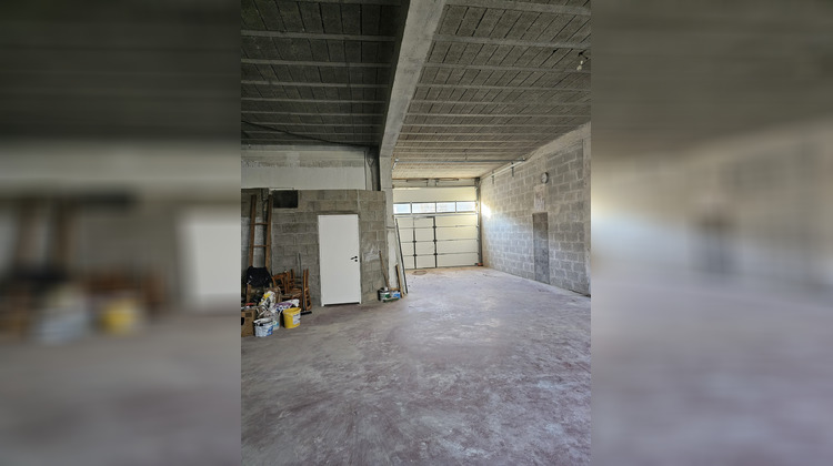 Ma-Cabane - Location Local commercial Vern-sur-Seiche, 350 m²