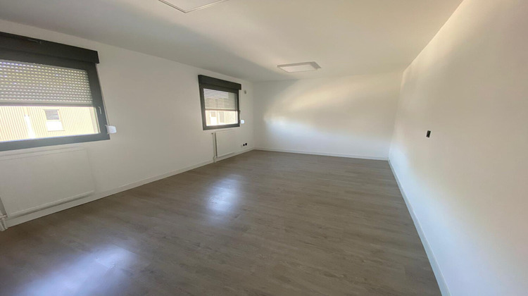 Ma-Cabane - Location Local commercial VERN-SUR-SEICHE, 60 m²