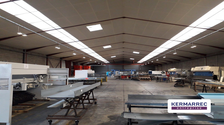 Ma-Cabane - Location Local commercial Vern-sur-Seiche, 2400 m²