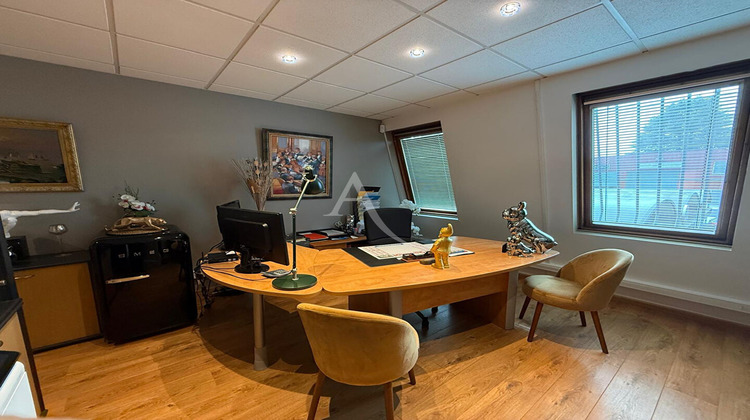 Ma-Cabane - Location Local commercial VERRIERES-LE-BUISSON, 182 m²