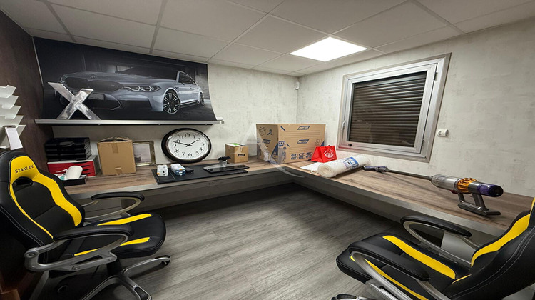 Ma-Cabane - Location Local commercial VERRIERES-LE-BUISSON, 182 m²