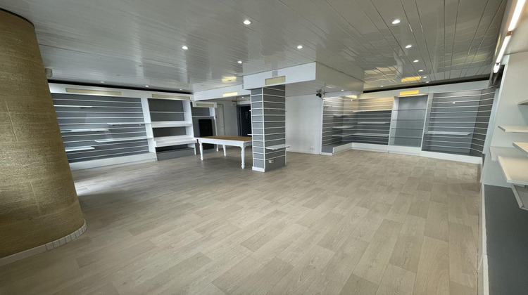 Ma-Cabane - Location Local commercial VERS PONT DU GARD, 55 m²