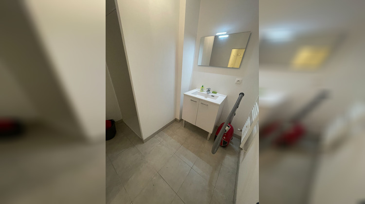 Ma-Cabane - Location Local commercial VEZIN-LE-COQUET, 35 m²