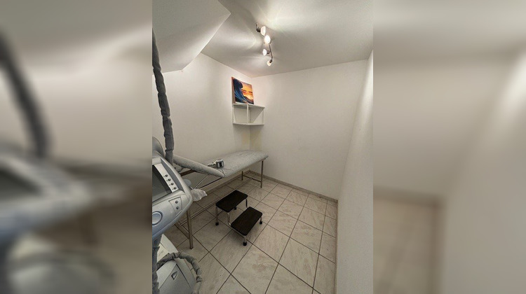 Ma-Cabane - Location Local commercial VIC LA GARDIOLE, 75 m²