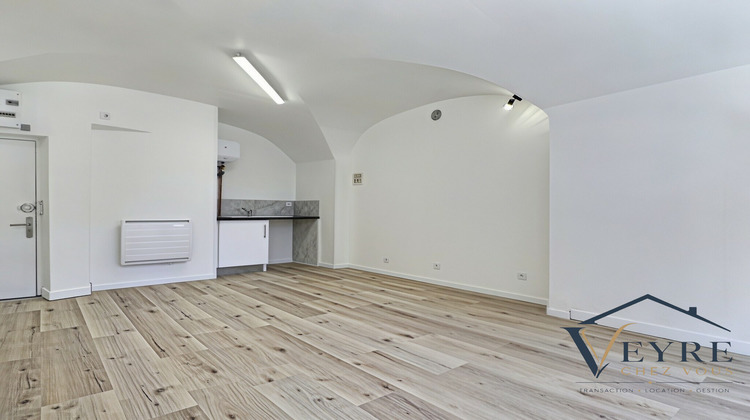 Ma-Cabane - Location Local commercial Vic-le-Comte, 35 m²