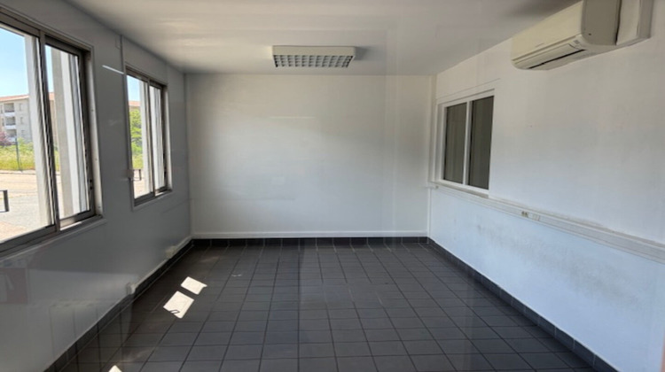Ma-Cabane - Location Local commercial VILLARS, 300 m²
