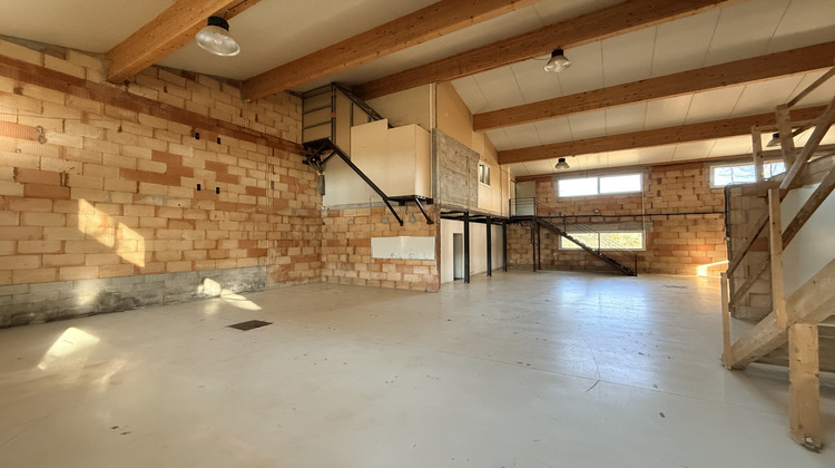 Ma-Cabane - Location Local commercial Villecroze, 240 m²