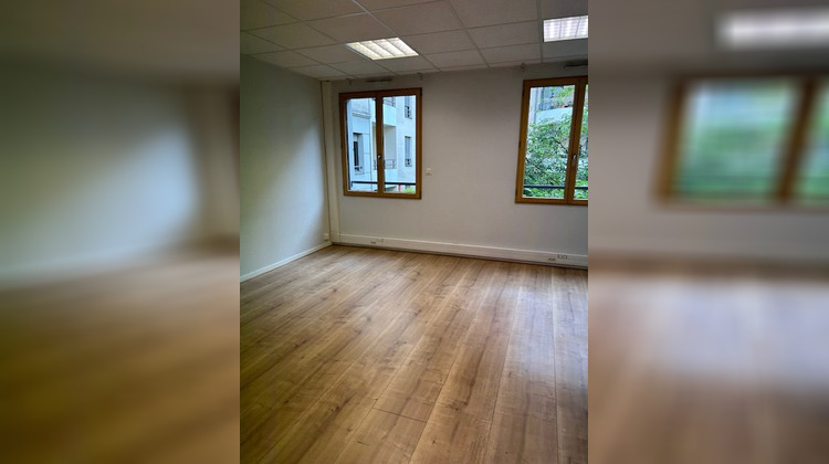 Ma-Cabane - Location Local commercial Villefranche-sur-Saône, 66 m²