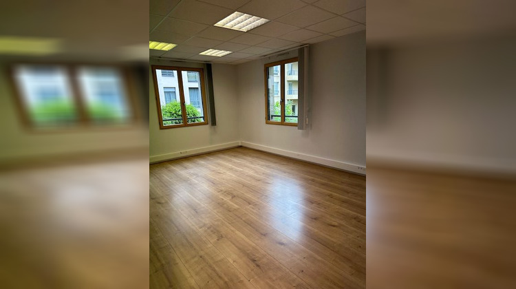 Ma-Cabane - Location Local commercial Villefranche-sur-Saône, 66 m²