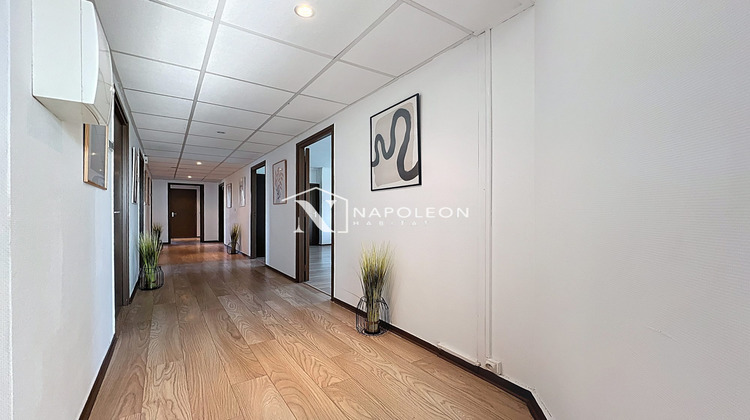 Ma-Cabane - Location Local commercial Villeneuve-d'Ascq, 165 m²