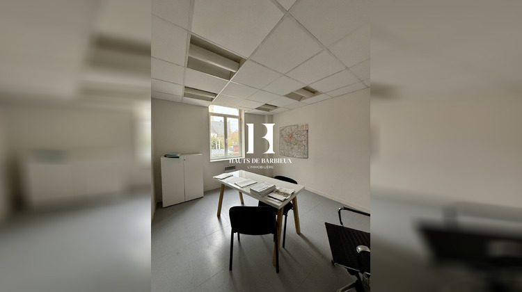 Ma-Cabane - Location Local commercial Villeneuve-d'Ascq, 220 m²