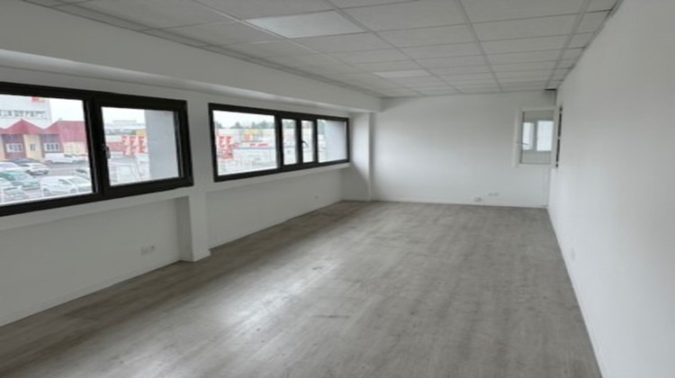 Ma-Cabane - Location Local commercial VILLENEUVE LA GARENNE, 212 m²