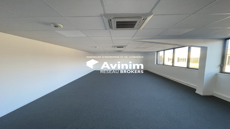 Ma-Cabane - Location Local commercial Villeneuve-la-Garenne, 520 m²