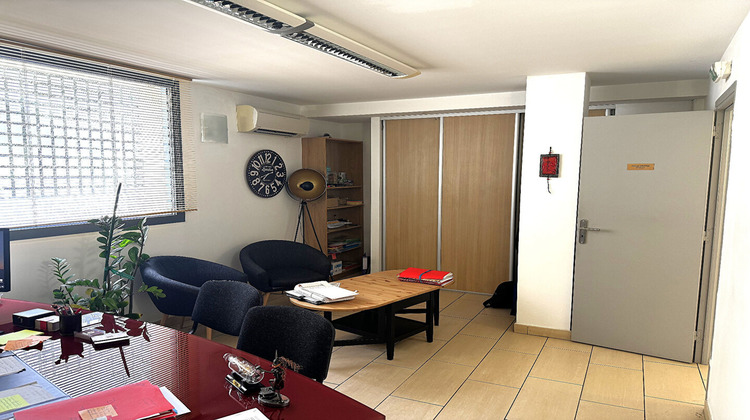 Ma-Cabane - Location Local commercial VILLENEUVE-LES-AVIGNON, 80 m²