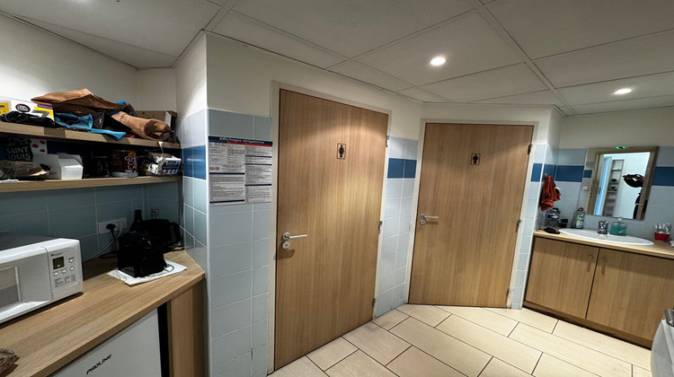 Ma-Cabane - Location Local commercial VILLENEUVE-LES-AVIGNON, 80 m²