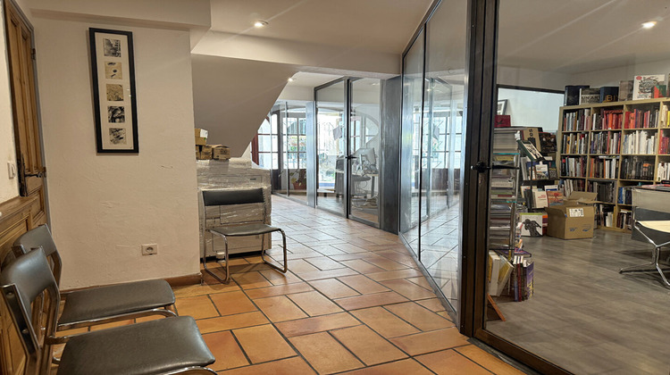 Ma-Cabane - Location Local commercial VILLENEUVE-LES-AVIGNON, 160 m²